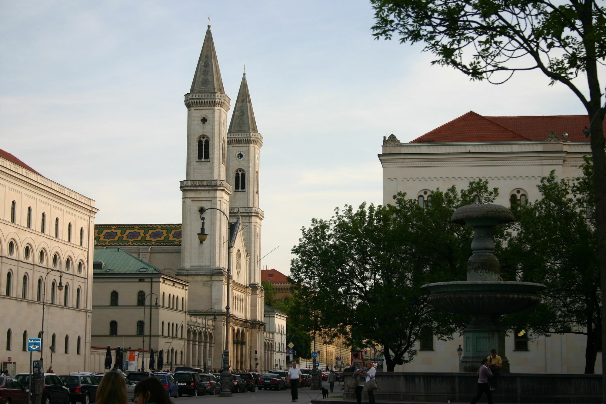 Hotel Hauser An Der Universitaet Мюнхен Экстерьер фото